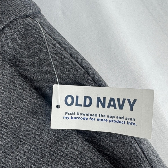NWT! Old Navy Women's Charcoal Gray Mid-Rise Trouser Short - Picture 6 of 10